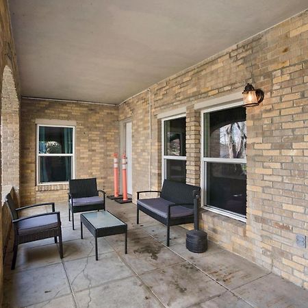 Ferienwohnung East Downtown Micro-Luxe Container Living Pod #9 Houston Exterior foto