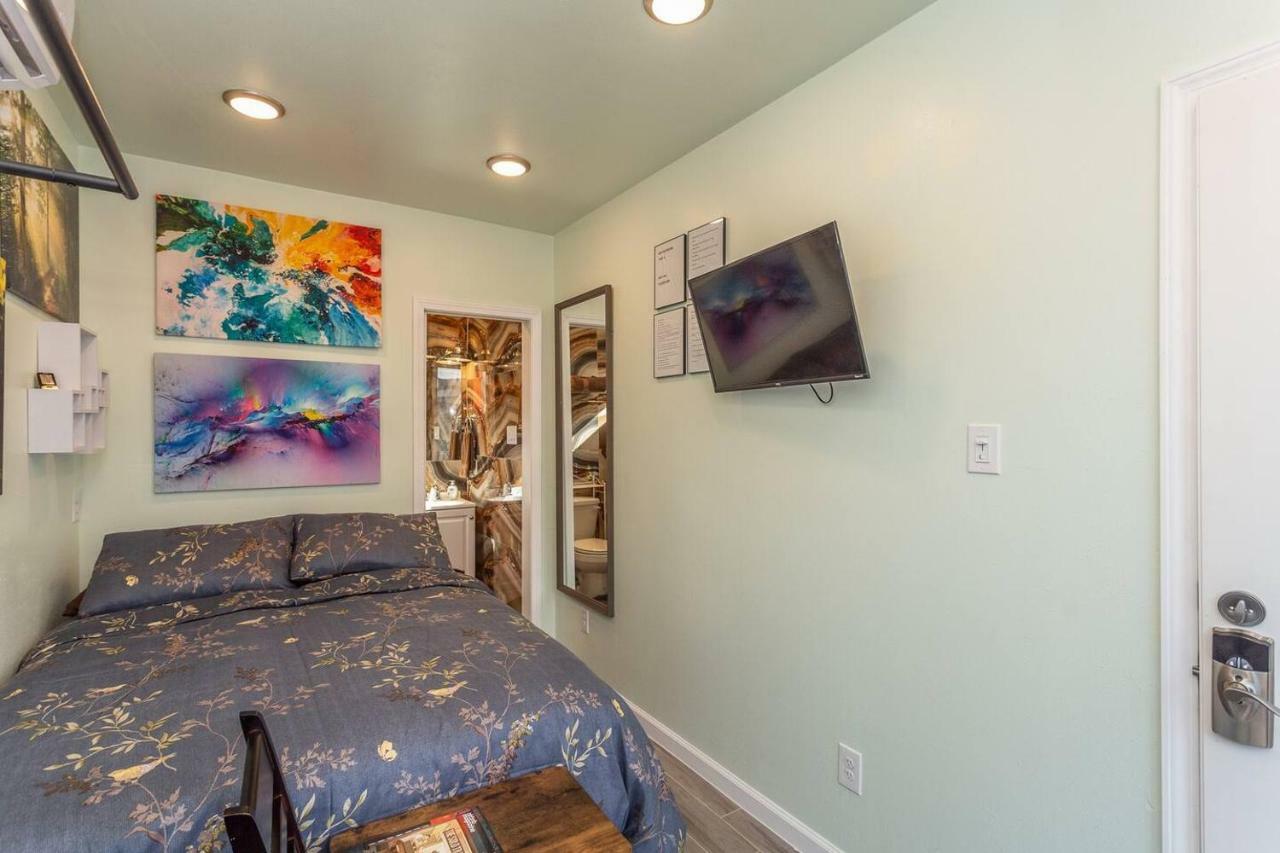 Ferienwohnung East Downtown Micro-Luxe Container Living Pod #9 Houston Exterior foto