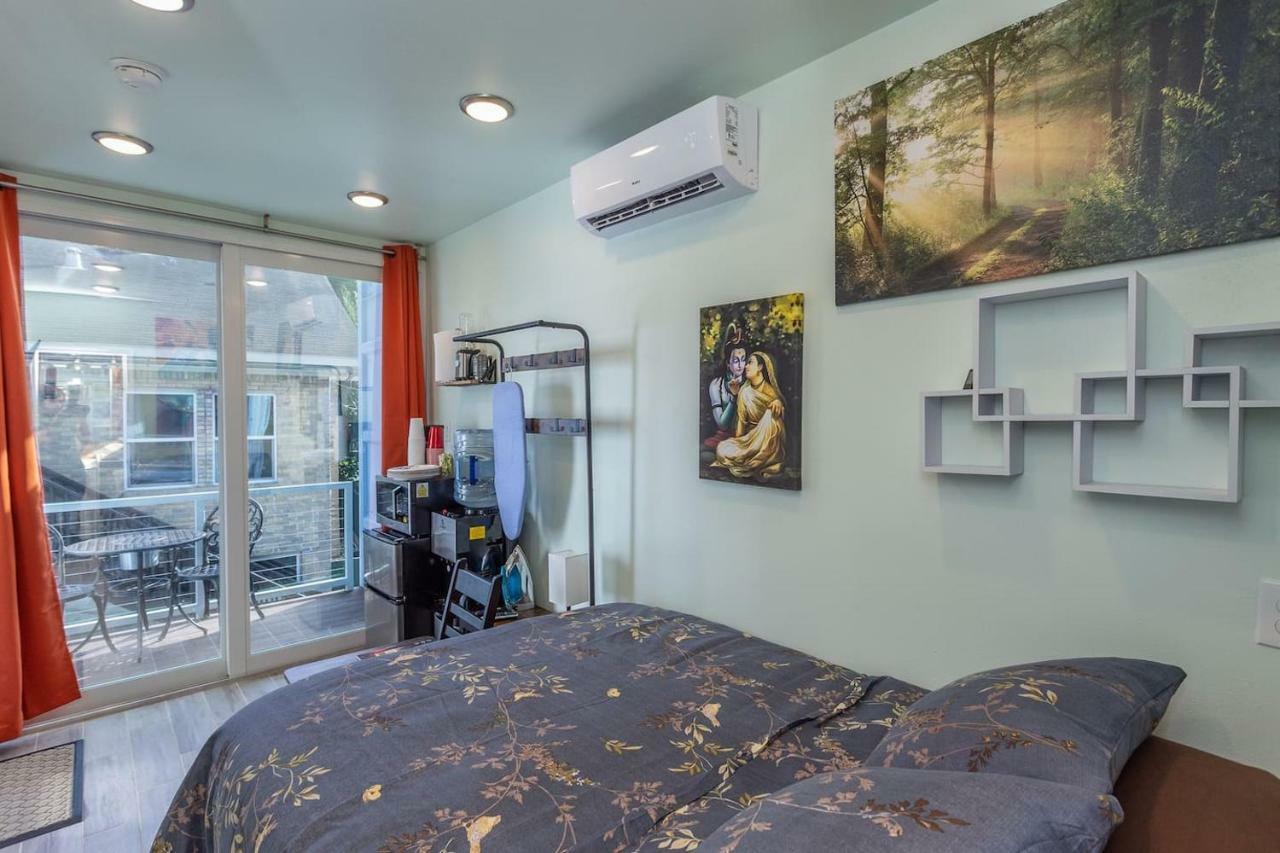 Ferienwohnung East Downtown Micro-Luxe Container Living Pod #9 Houston Exterior foto