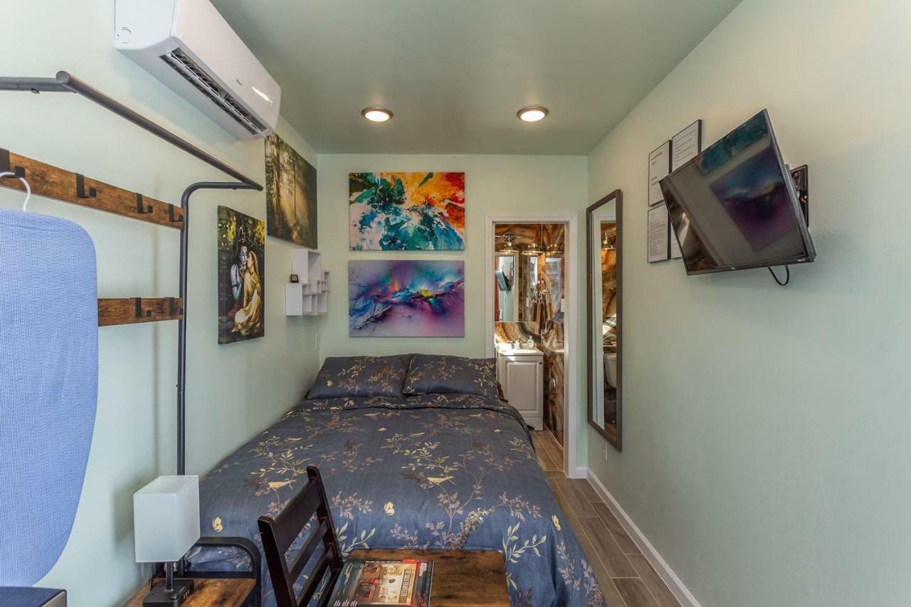 Ferienwohnung East Downtown Micro-Luxe Container Living Pod #9 Houston Exterior foto