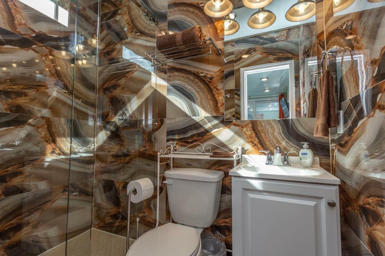 Ferienwohnung East Downtown Micro-Luxe Container Living Pod #9 Houston Exterior foto
